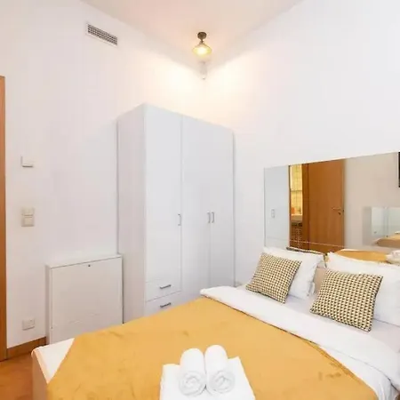 Cozy 3 Story House In Old Town Ταλίν