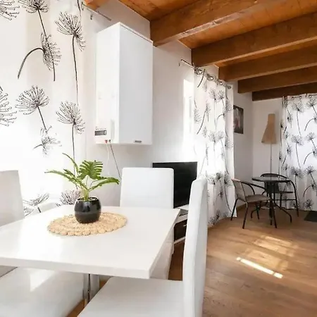 Apartamento Cozy 3 Story House In Old Town *