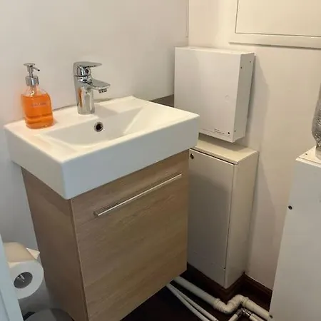 Cozy 3 Story House In Old Town *