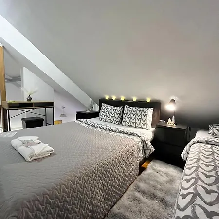 Διαμέρισμα Cozy 3 Story House In Old Town *