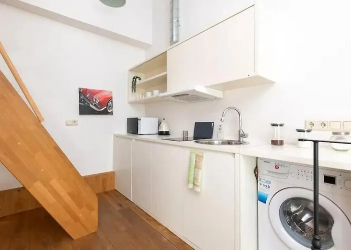 Cozy 3 Story House In Old Town Апартаменти *