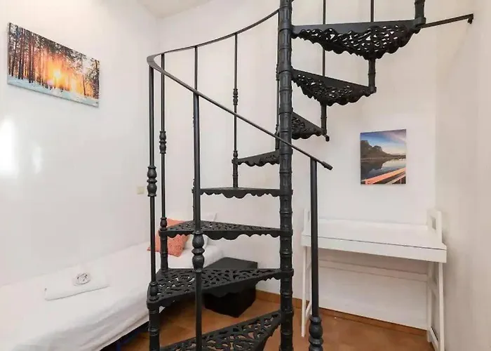 Апартаменти Cozy 3 Story House In Old Town Таллінн