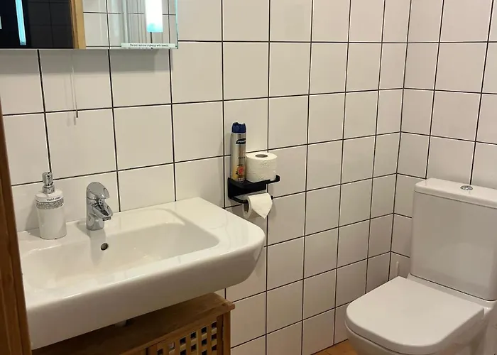 Cozy 3 Story House In Old Town