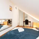 Cozy 3 Story House In Old Town Appartement