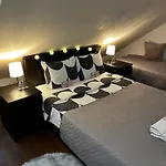 Appartement Cozy 3 Story House In Old Town