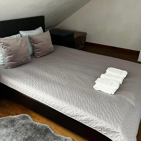 Appartement Cozy 3 Story House In Old Town